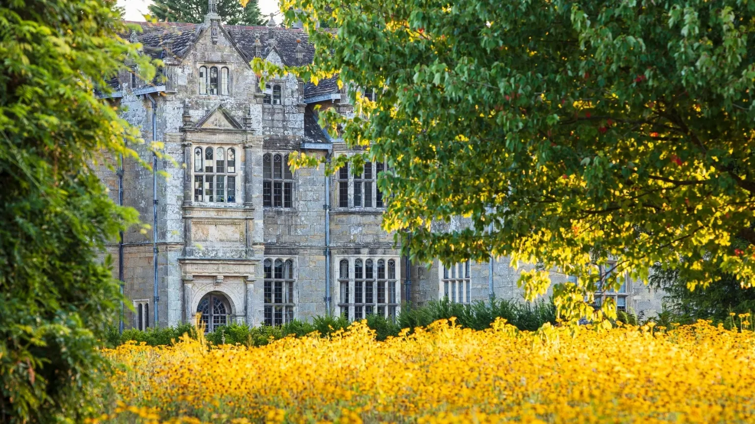 Wakehurst Mansion in front of American Prairie