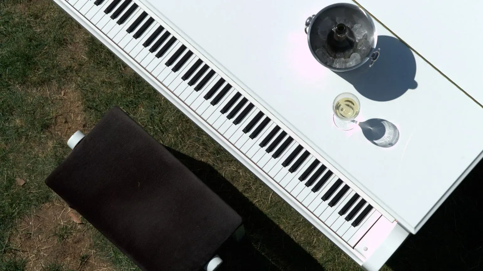 Piano outside