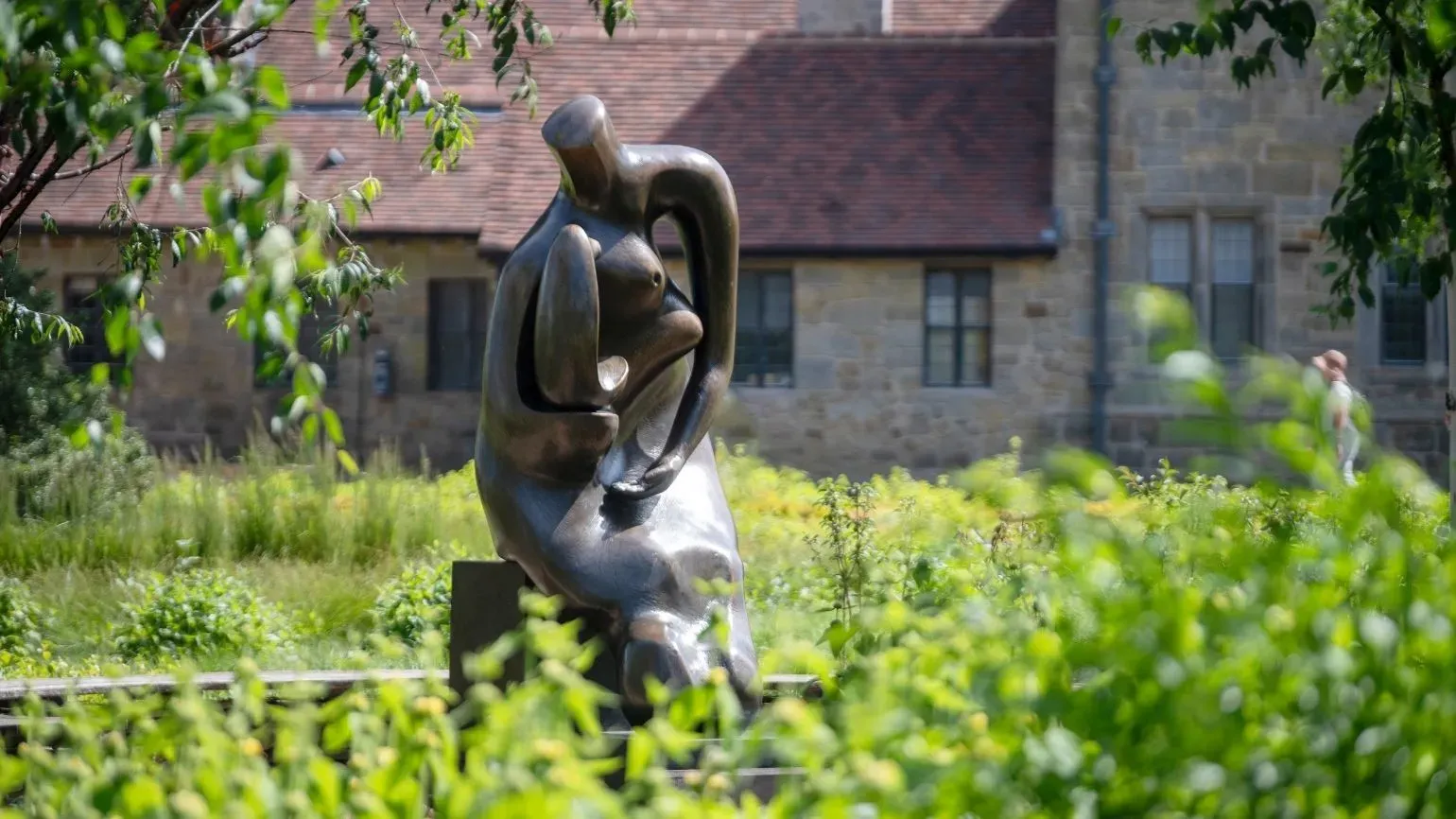 Henry Moore, Mother and Child: Block Seat, 1983-84